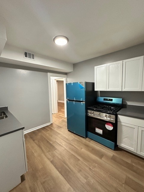 Building Photo - 7957 S Maryland Ave