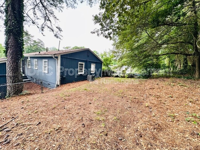 Building Photo - 2637 Santa Monica Dr NW