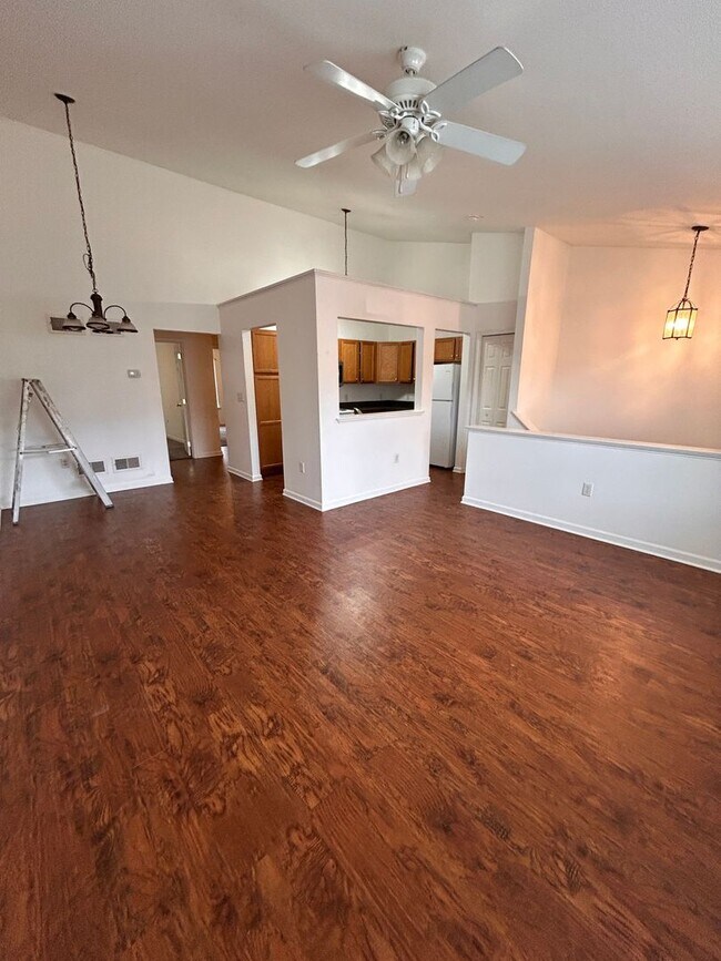 Building Photo - 3 Bed 2 Bath Townhouse In Mountville For Rent!