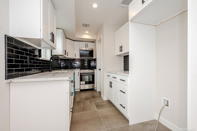 Building Photo - 40 Kildare Rd