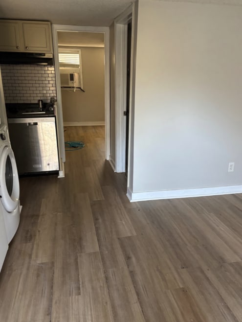 Building Photo - Charming 1-Bedroom Retreat in Vibrant Nashville – Cozy 720 Sq Ft Haven with Garage Access!