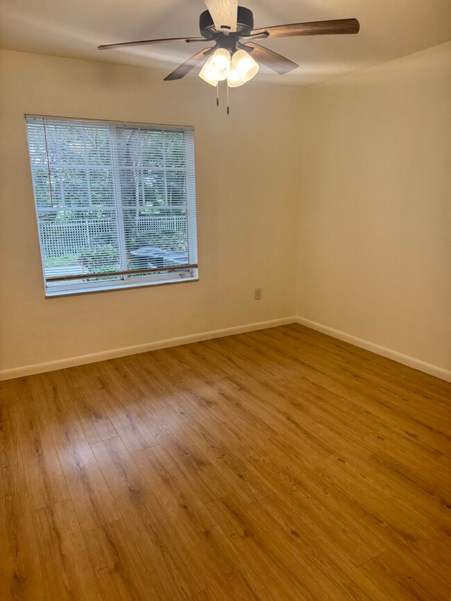 Building Photo - 6386 Emerald Dunes Dr