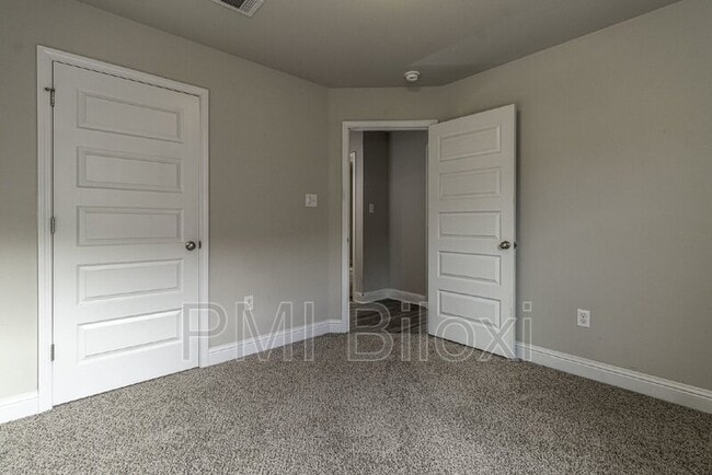 Building Photo - 6467 Eastland Cir