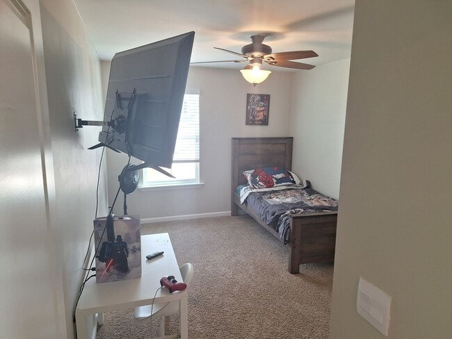 Building Photo - **HURRY!!! FREE RENT WITH AN OCTOBER MOVE ...
