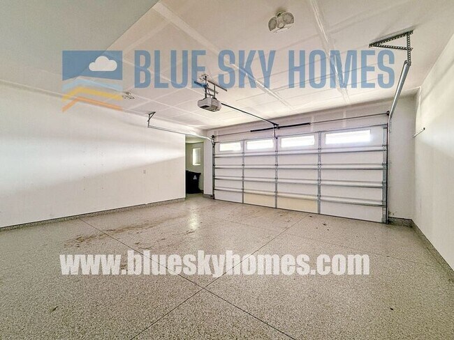 Building Photo - 3273 S Yorktown Ln