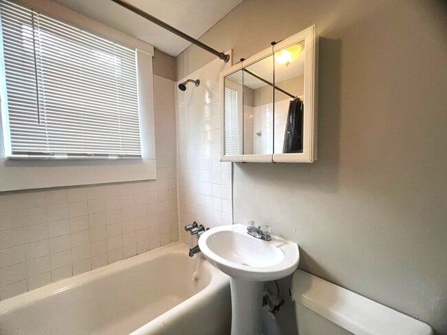 Building Photo - Studio Apartment Rental across from the park