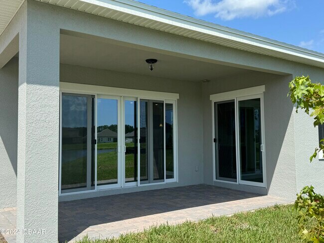 Building Photo - 2005 Divot Dr