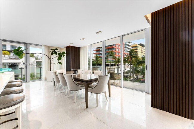 Building Photo - 1 Collins Ave