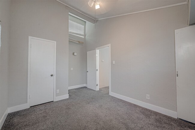 Building Photo - 6311 Crestside Dr