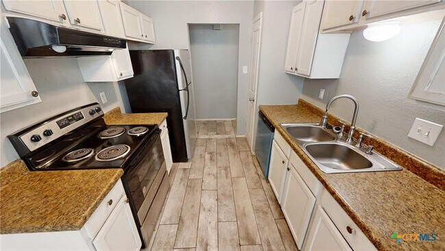 Building Photo - 2606 Cross Timber Dr