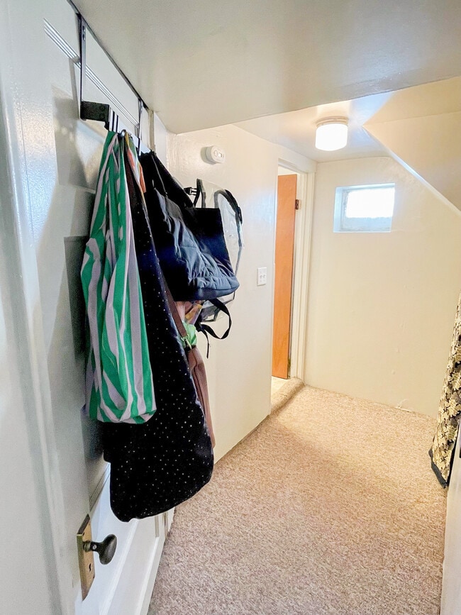 Building Photo - 825 E 820 N