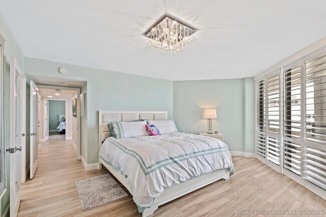 Building Photo - 3560 S Ocean Blvd