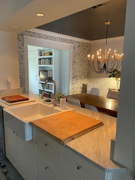 Building Photo - 134 Elysian Way NW