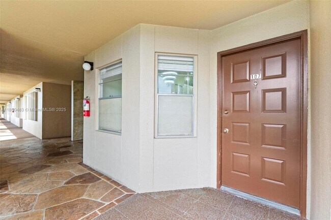 Building Photo - 1300 SW 124th Terrace