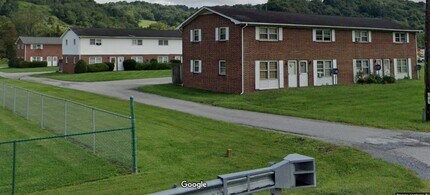 Building Photo - Hickory Hills Townhomes