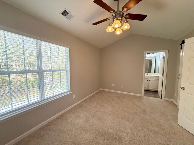 Building Photo - Beautiful 2 Bedroom, 2.5 Bath Townhome in St. Andrews at Stoney Creek – Golf Course Community, Wh...