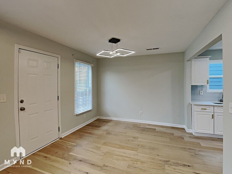 Building Photo - 480 Rockwell St SW