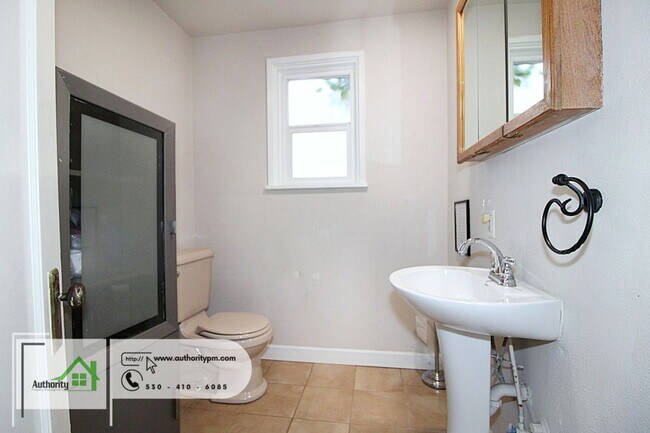 Building Photo - 2391 Placer St