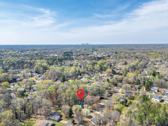 Building Photo - 6530 Thamesmead Ln