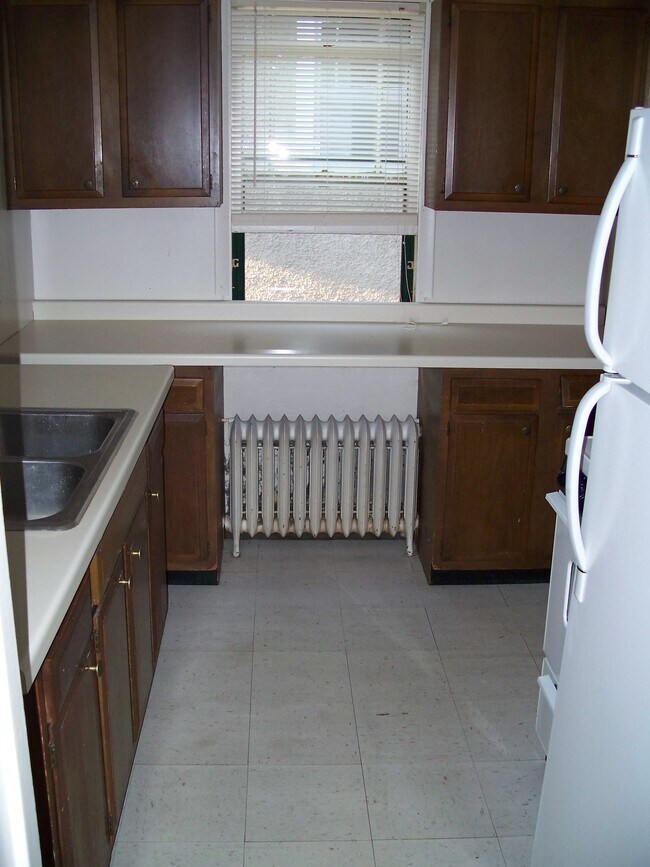 Building Photo - 3538 Harriet Ave