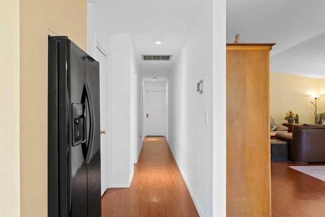 Building Photo - 1343 Highland Ave NW