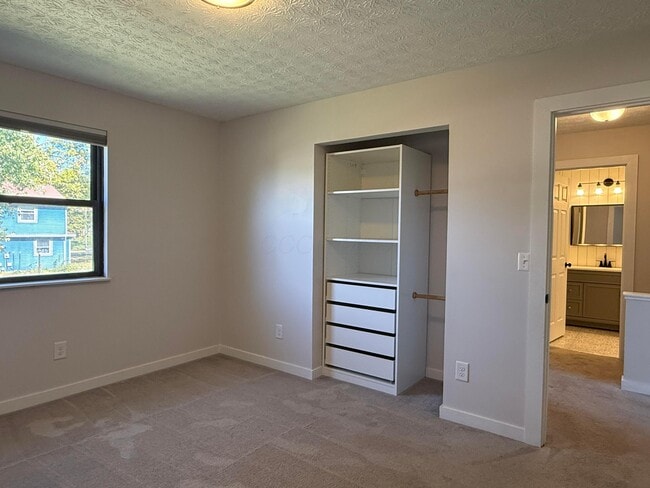 Building Photo - 6378 Cherroy Dr