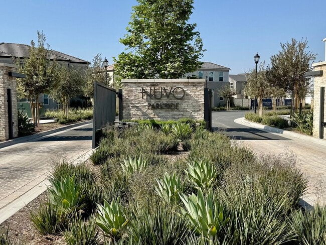Building Photo - 4553 S Patterson Paseo