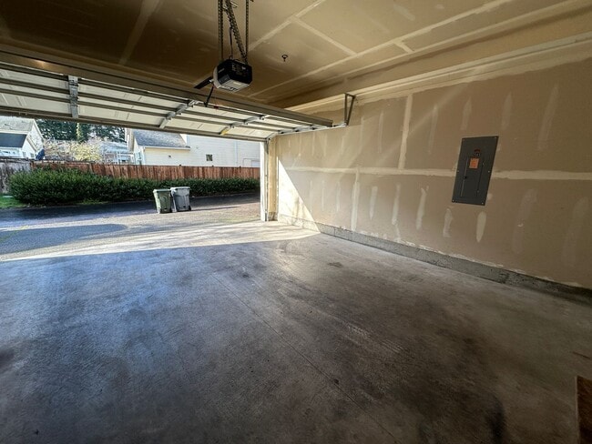 Building Photo - 2565 Evans Ct