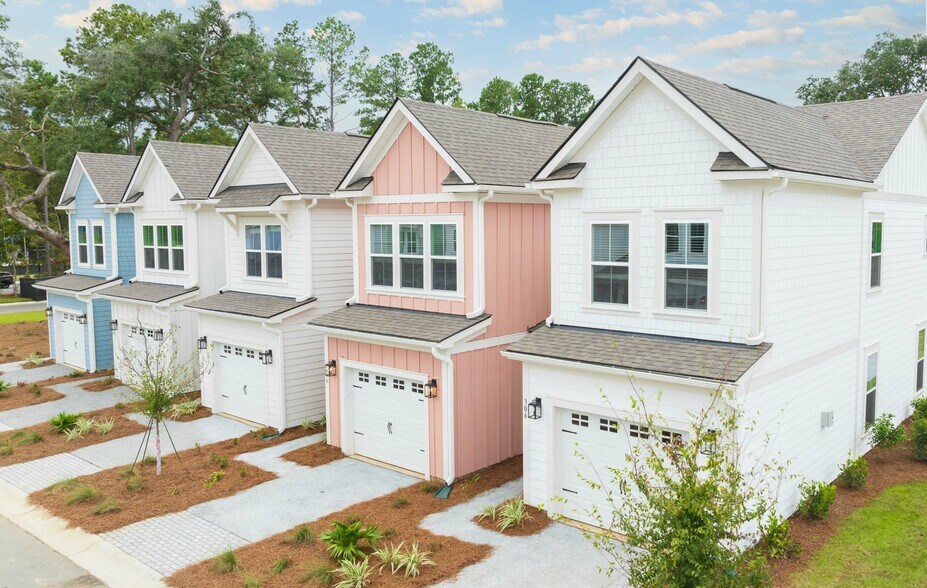Building Photo - Bellerose at Bees Ferry