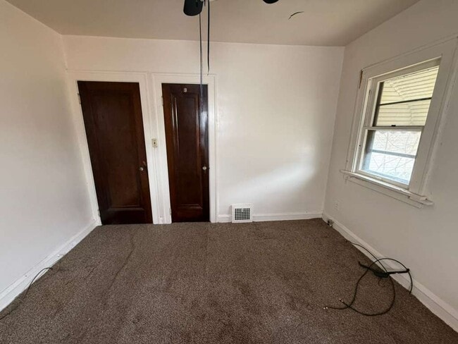 Building Photo - 17926 E Park Dr