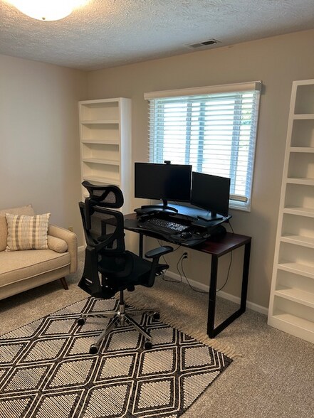 Building Photo - 22 Keran Manor Ct