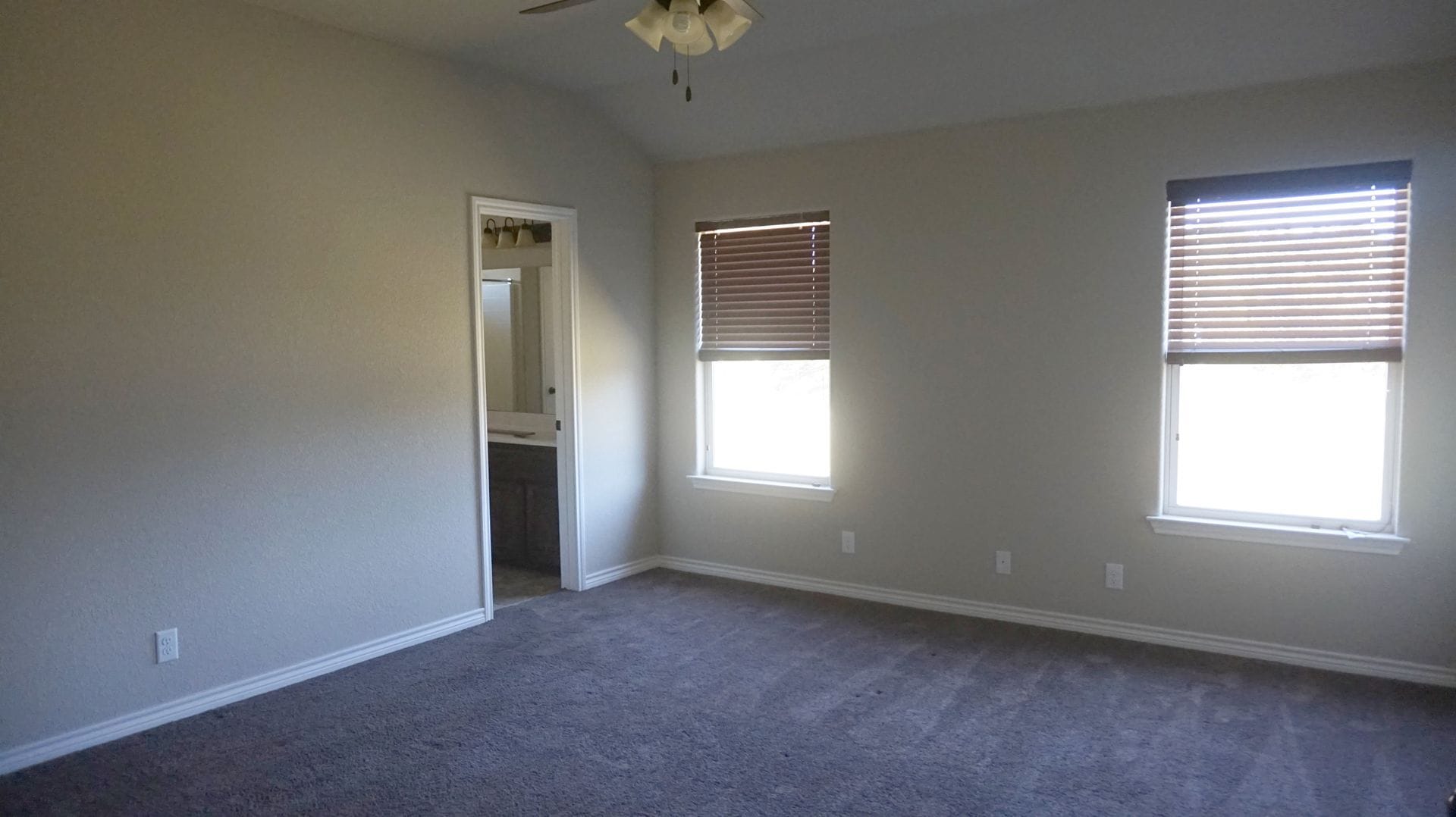 Building Photo - 6500 Castle Gap Dr