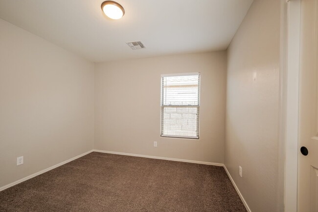 Building Photo - 30831 N Karen Ave