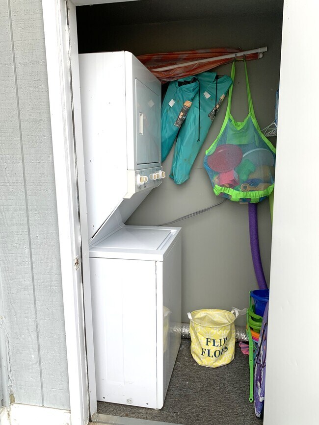 Building Photo - 3700 Golf Colony Ln