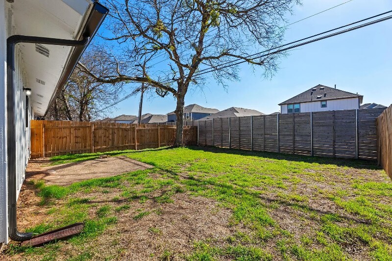 Building Photo - 5501 Purple Sage Dr