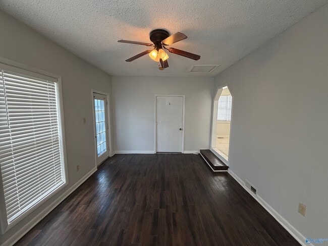 Building Photo - 756 Morris St SW