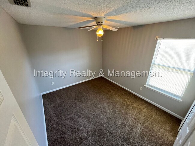 Building Photo - 3 Bed/ 2 Bath in Green Cove Springs