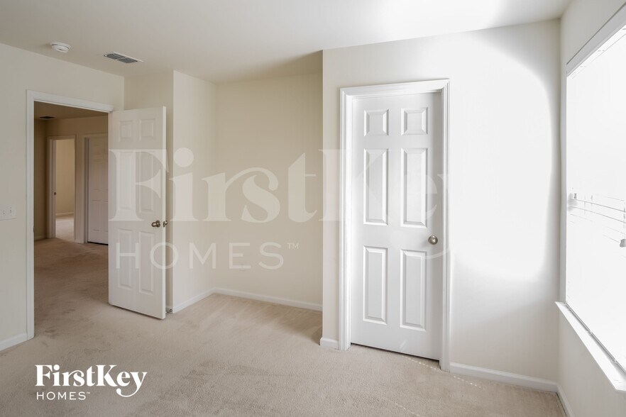 Building Photo - 318 Beachgrass Ln