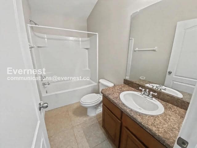 Building Photo - 7001 Interbay Blvd