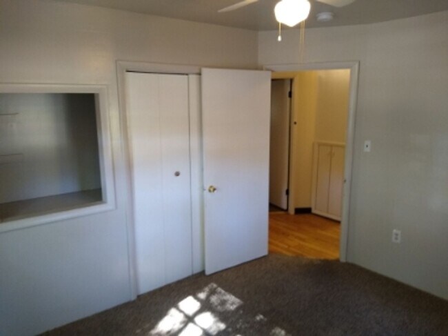 Building Photo - 3 Bedroom 2 Bath House