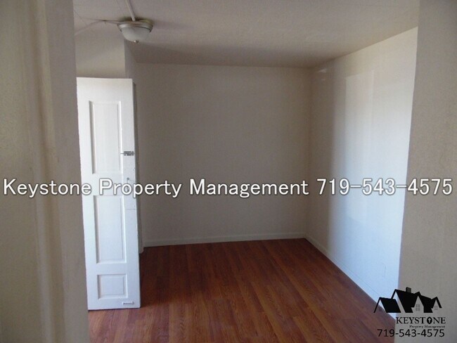 Building Photo - $475 OFF - Move In Special! Two Bedroom Un...