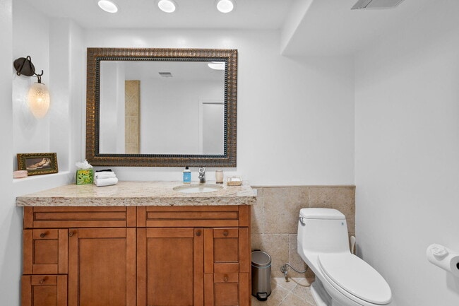 Building Photo - 73416 Mariposa Dr