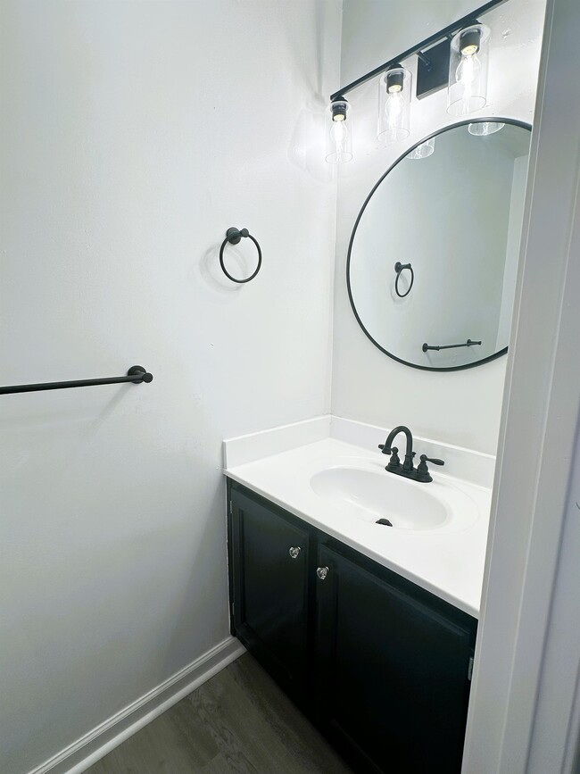 Building Photo - 234 Jonathans Way