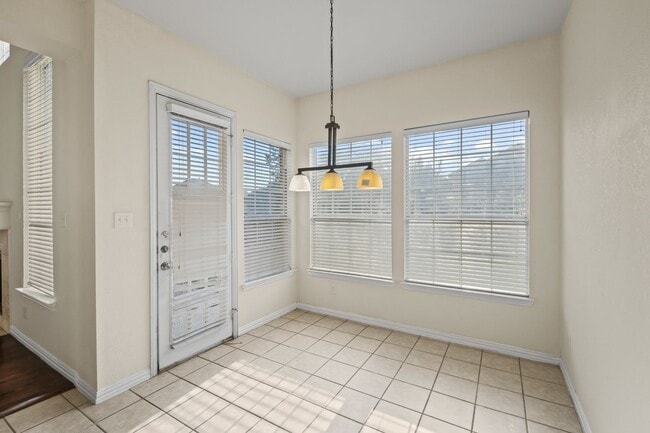 Building Photo - Stunning 4-Bedroom Rental Home with office...