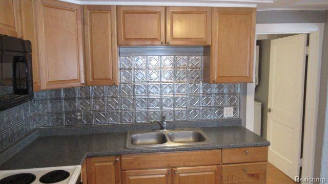 Building Photo - 301 S East St