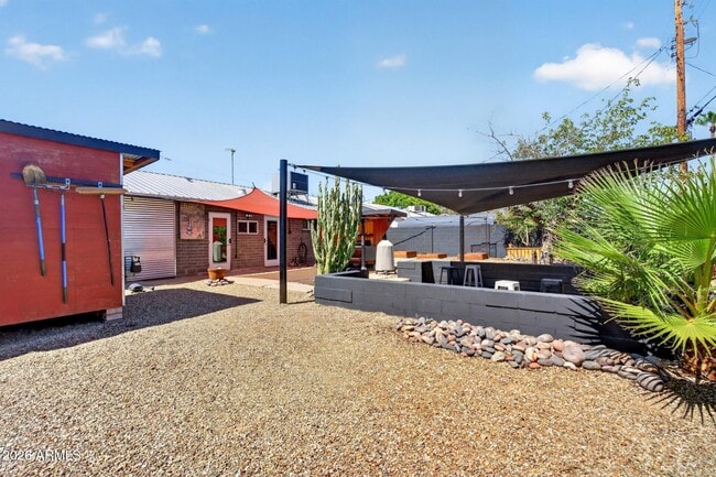 Building Photo - 346 E Papago Dr