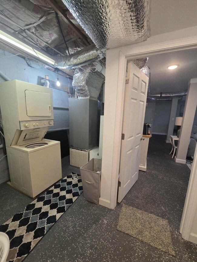 Building Photo - 100 9th Ave