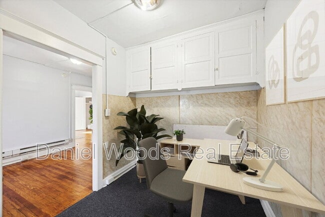 Building Photo - 330 Kerlin St