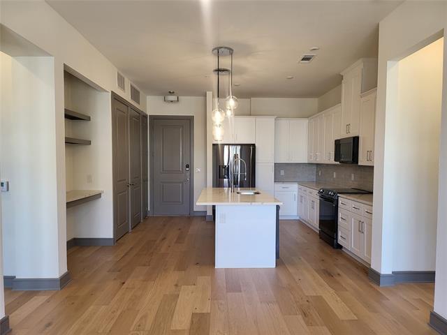 Building Photo - 2700 Old Denton Rd