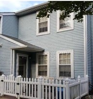 Building Photo - 2401 Greensward N